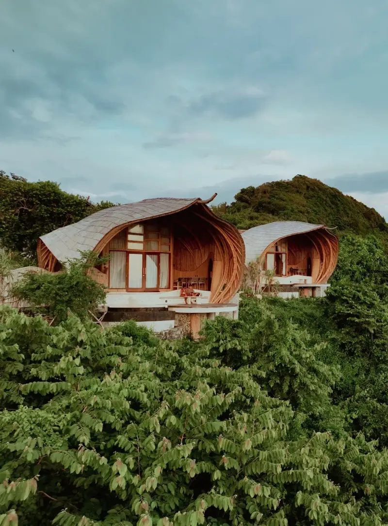 Stunning Luxury Beachfront Eco Resort — photo 5 of 11